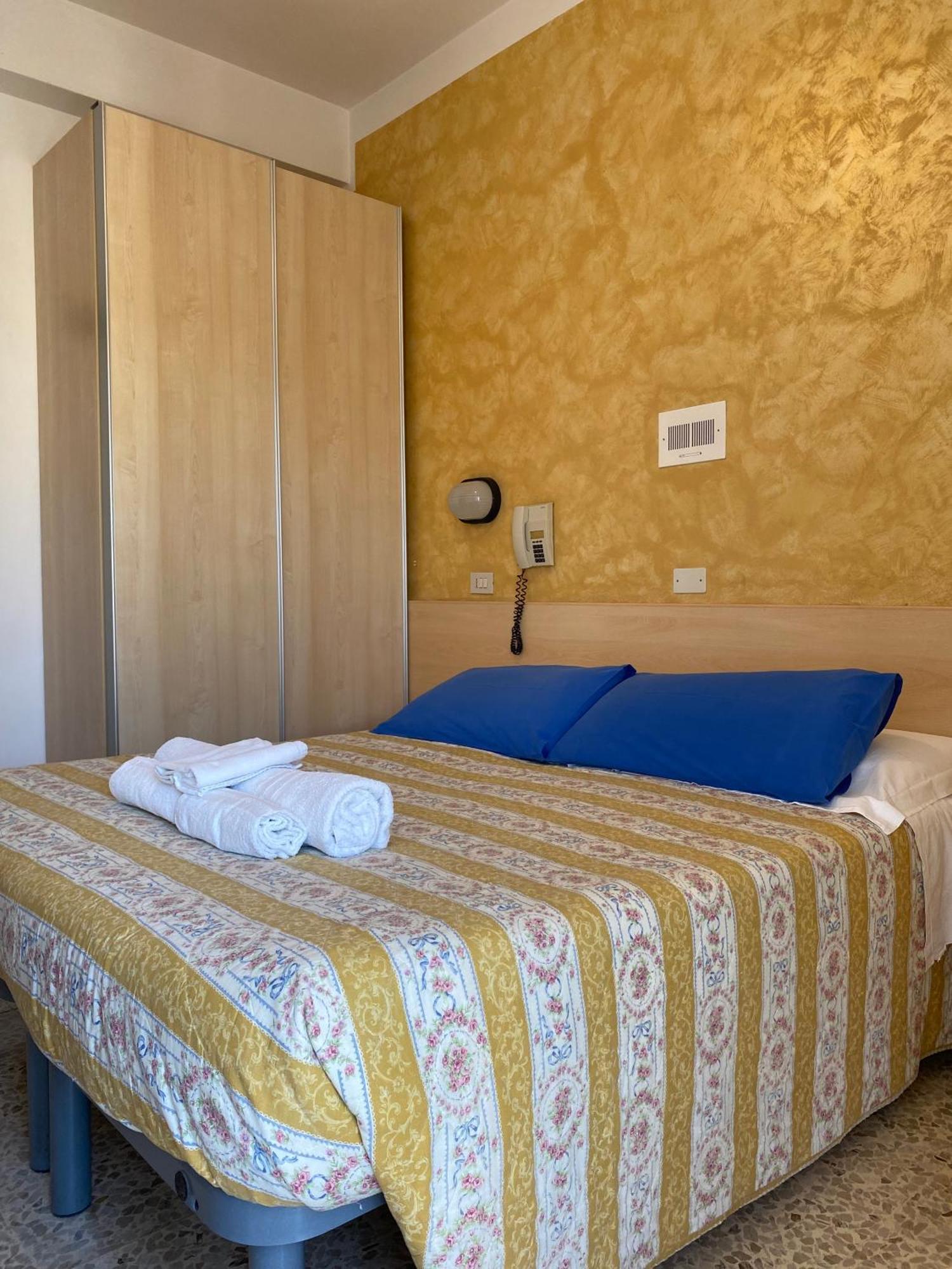 Hotel Loretta Rimini Exterior foto