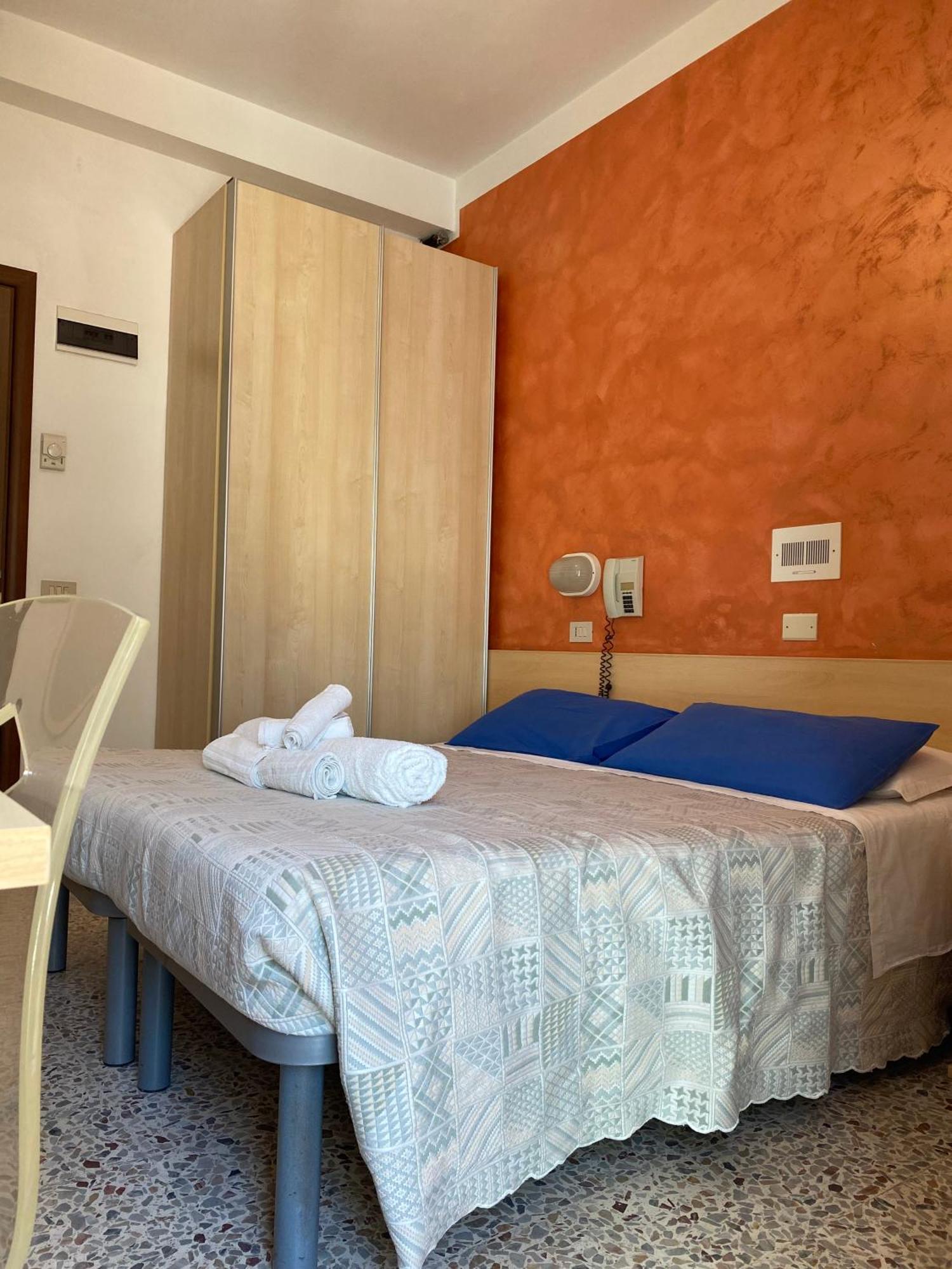 Hotel Loretta Rimini Exterior foto