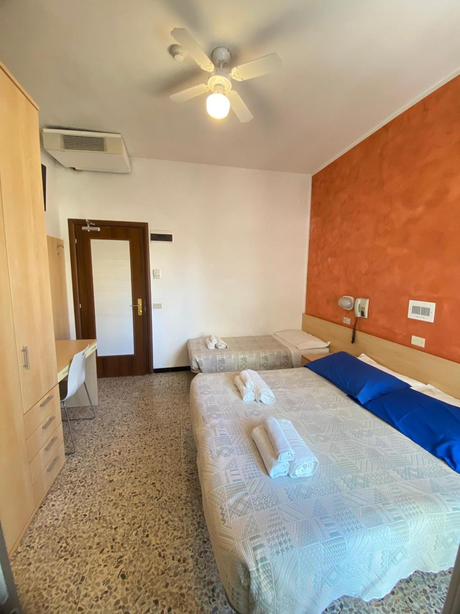 Hotel Loretta Rimini Exterior foto